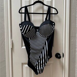 Swimsuits for All 20 Striped Underwire Swimsuit, Black White Stripe
